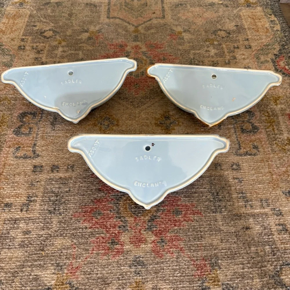 🏡Sadler England Ceramic Wall Decor in Blue Cream Set of 3